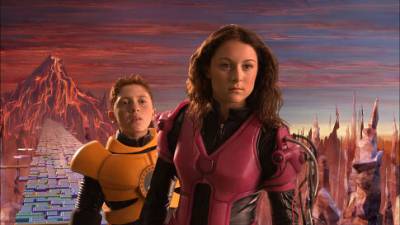 Spy Kids 3D: Juni and Carmen inside the gameworld.